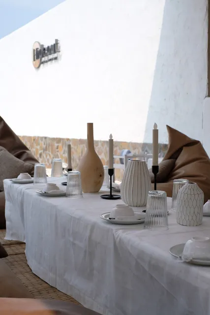 Hideout Beach Café & Bistro Sriracha