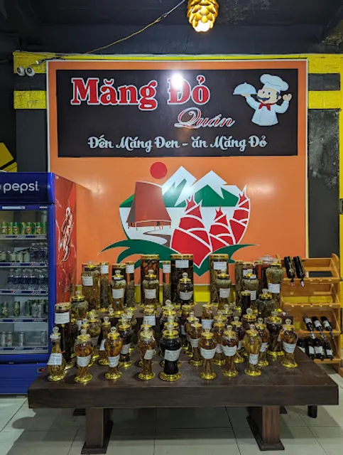 Măng Đỏ Quán - Gà Nướng Cơm Lam, Lẩu Cá Tầm Măng Đen