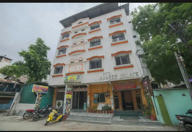 Hotel Adarsh Palace
