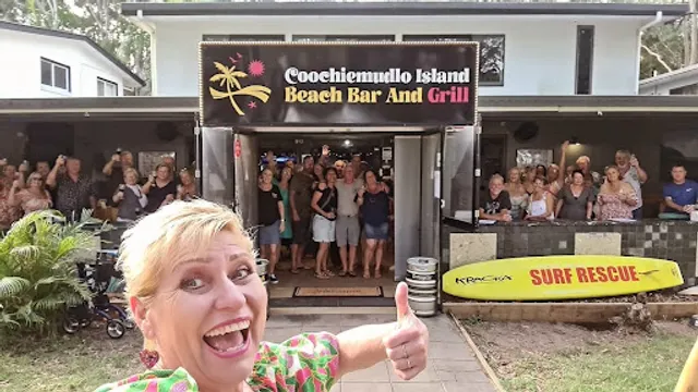 Coochiemudlo Island Beach Bar And Grill