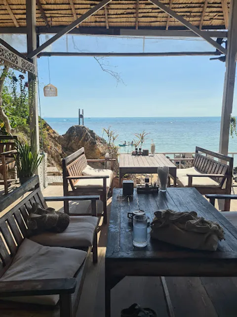 SeaTara Restaurant & Bar