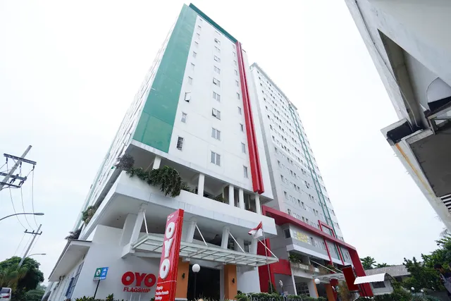 Super OYO Capital O 91962 Pavilion Permata Surabaya