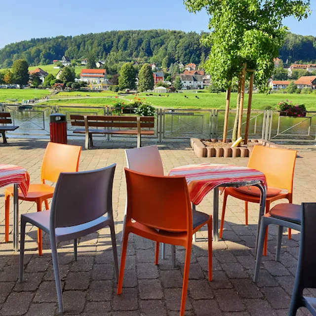 Bäckerei & Eiscafé Hübner