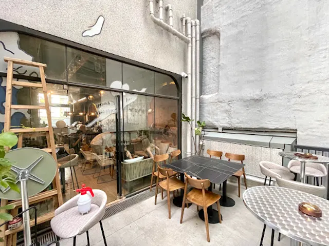 Ellipsis Cafe & Lounge 省略號 (Board Games & All-day Dining)