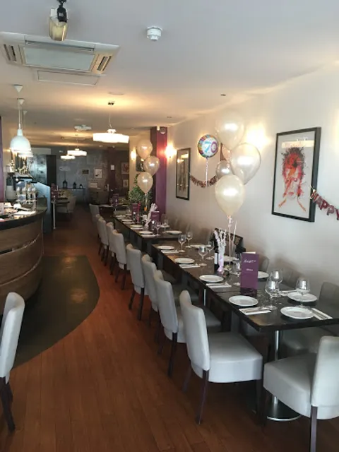 Harpers Cafe - Bar - Restaurant