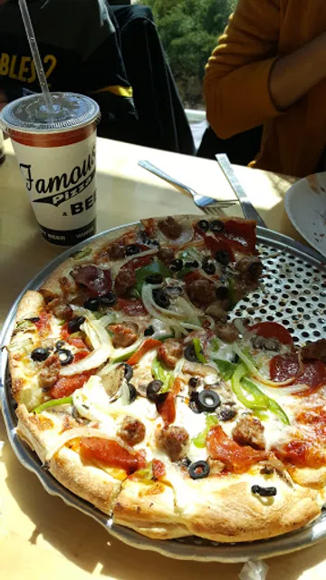 Famous Pizza & Beer - West Sedona