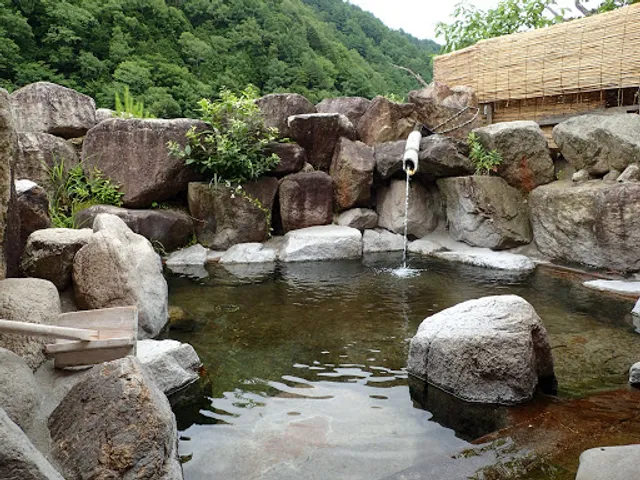 Nakabusa Onsen Yubara no Yu