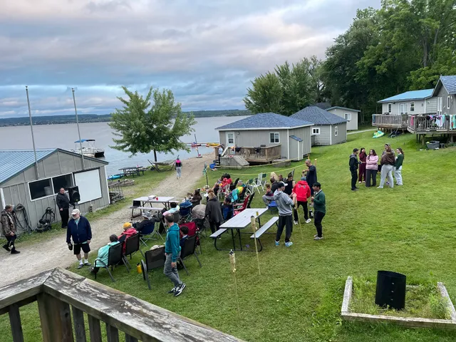 Sunshine Cove Cottage Resort