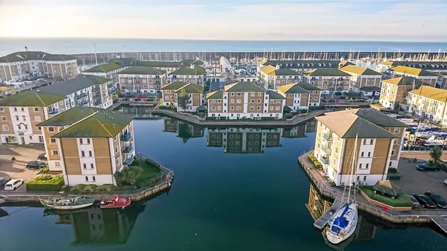 Seaview Apartment Brighton Marina