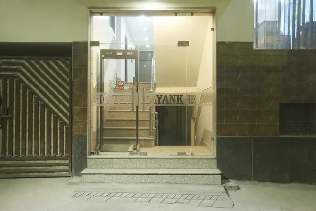 Hotel Mayank Plaza-Near IGI Airport Terminal-3