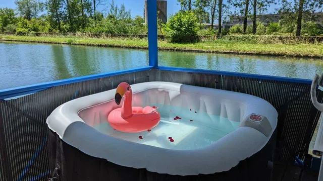 Cottage flottant insolite SPA jacuzzi privé