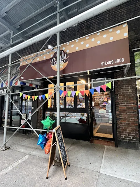 Crumbly Cafe & Bakery