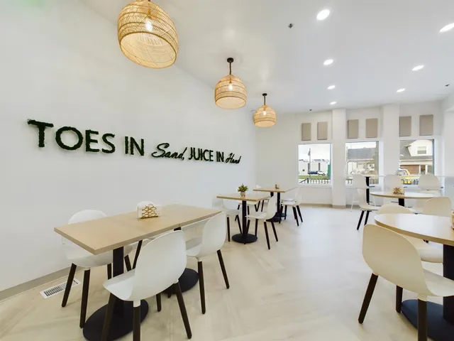 the DAILY DOSE JUICE Bar Pewaukee