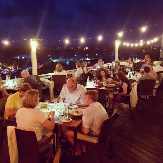 Magnolia Restaurant & Wine Bar