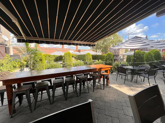 Ciro's Tavern, Brunch & Patio