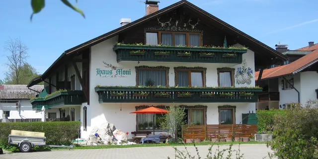 Haus Moni