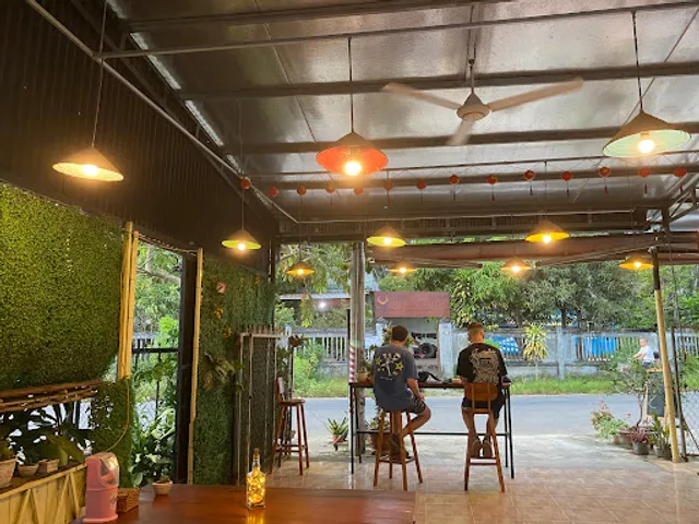 Cat Tien Backpackers Bar & Restaurant