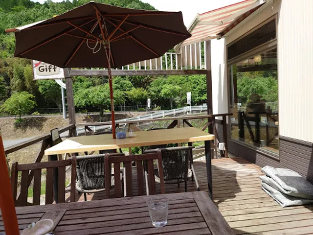 ベーカリー カフェGift