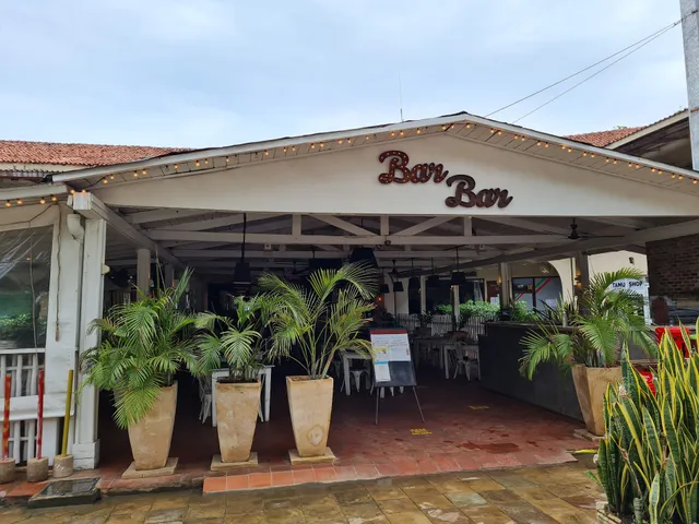 Bar Bar Restaurant & Pizzeria