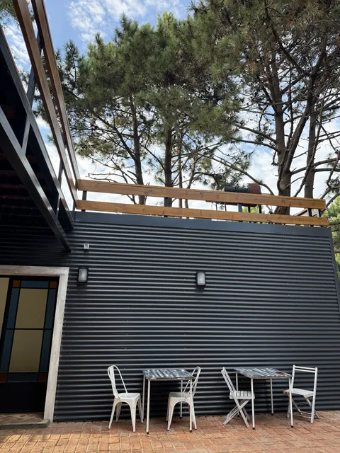 Diez Pinos Hostal - Coliving