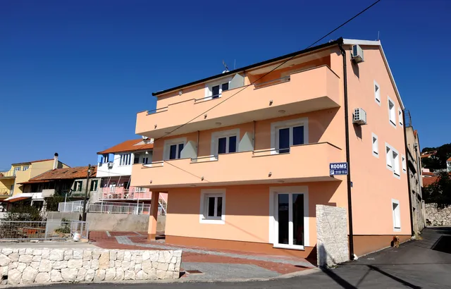 Apartments & Rooms Krecak