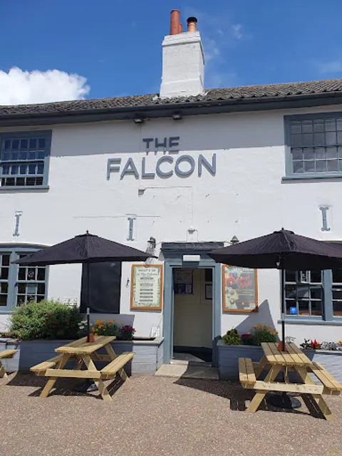 Pulham Falcon (Freehouse)