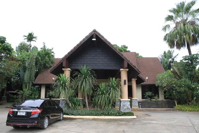 Laluna Hotel and Resort