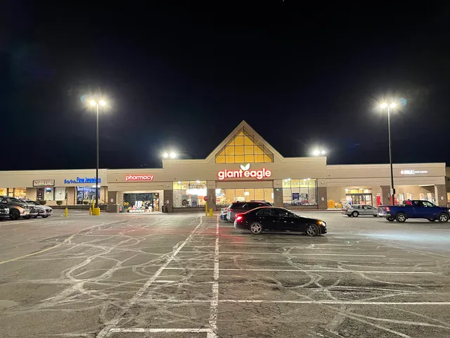 Giant Eagle Supermarket
