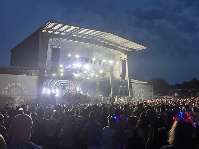 legend valley music venue