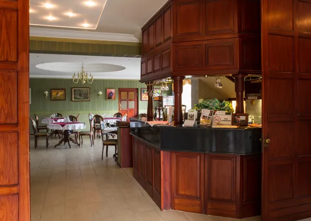 Festal Étterem és Hennessy Club