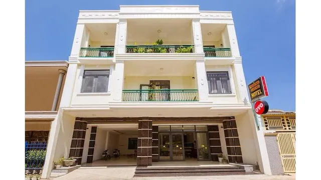 OYO 727 Hoang Giang Hotel