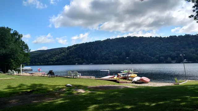 Lake St. Catherine Cottages