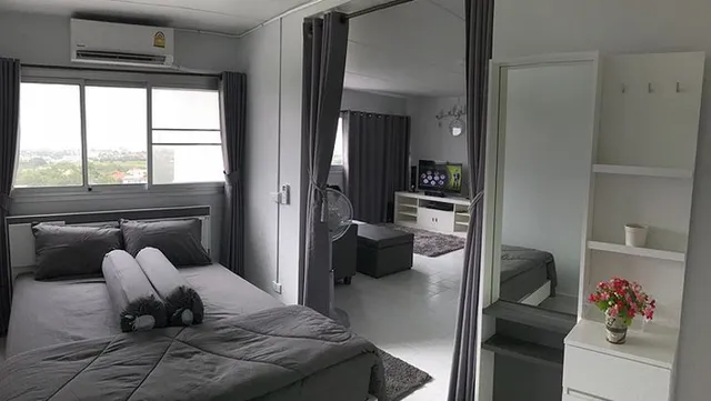 T11 Popula Condo by Prathomlerk