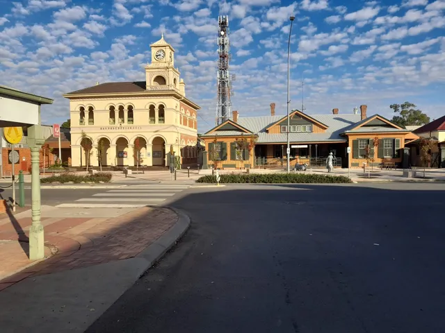 New Crown Hotel Motel