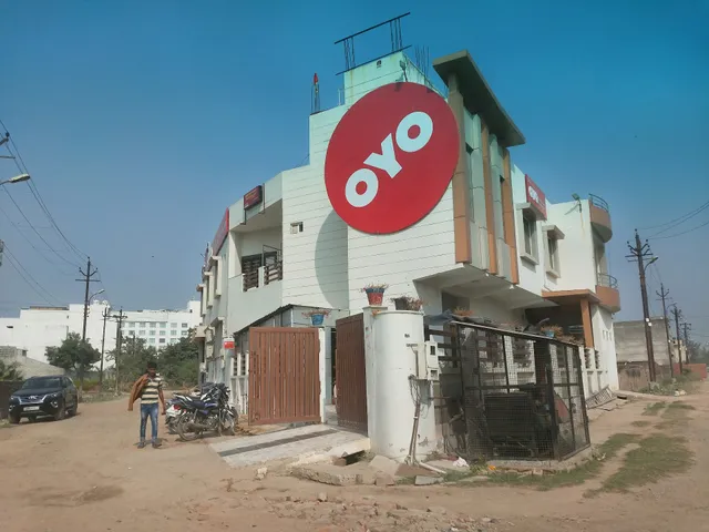 OYO 3202 Hotel Gayatri Residency