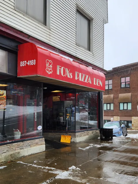 Fox's Pizza Den