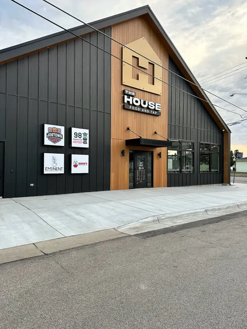 Eminent Coffee Roasters - Cafe