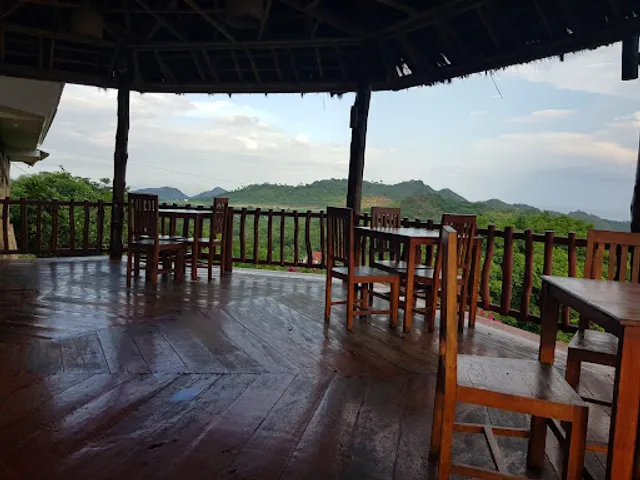 Theodor Cafe Labuan Bajo