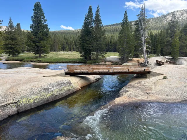 Lyell Canyon Trailhead