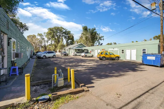 Silver Peak Apartments