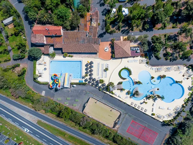 Camping Les Champs Blancs