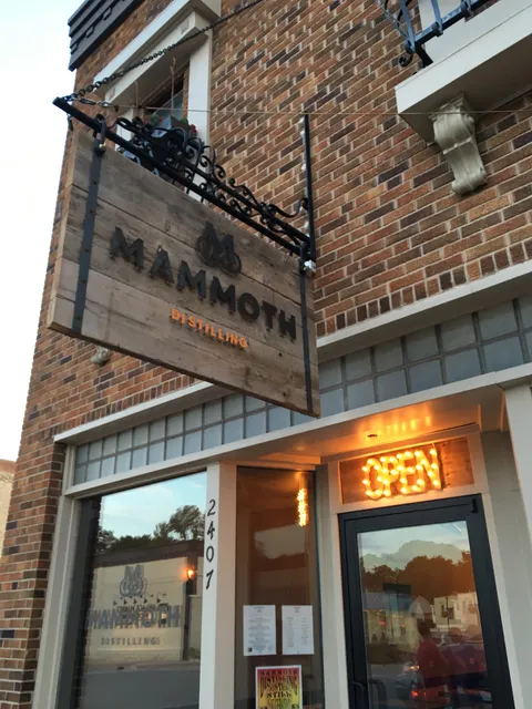 Mammoth Distilling Cocktail Lounge