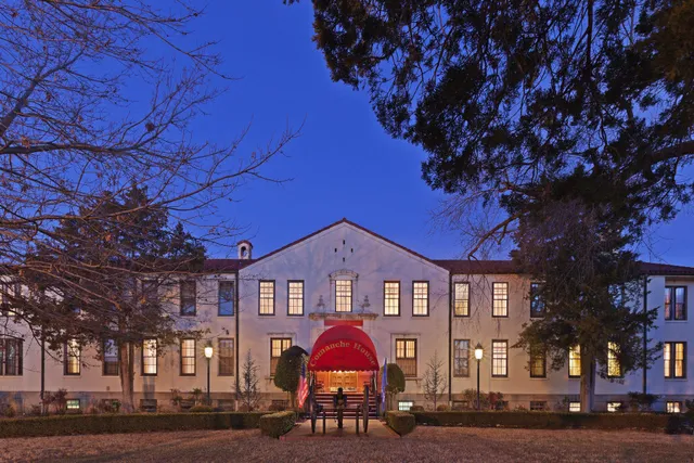 IHG Army Hotels Comanche House - Historia