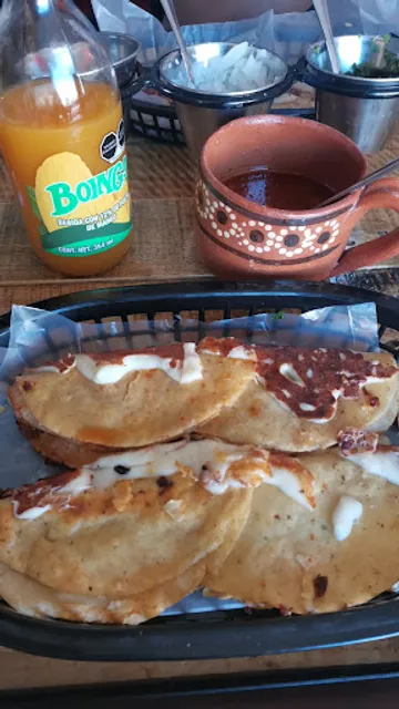 Los Panchos Carnes + Tacos