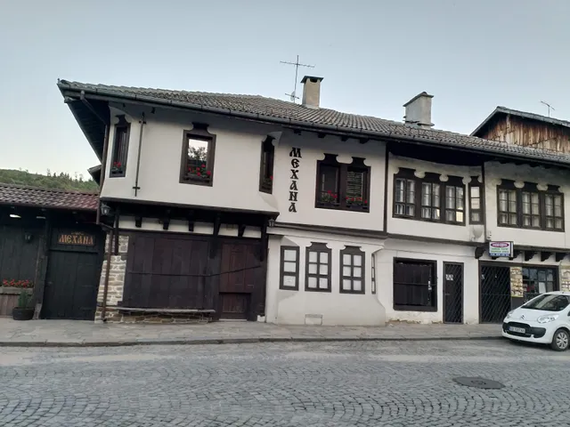 Къща за гости "Минкови" | Еднофамилен апартаметн в Трявна | Почивка в Балкана | Чист въздух от борова гора