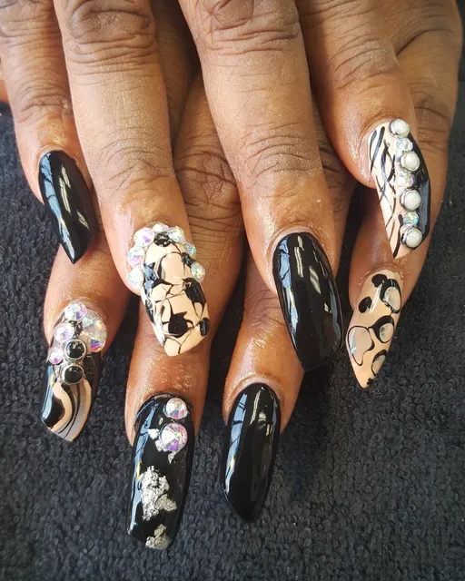 Alice's International