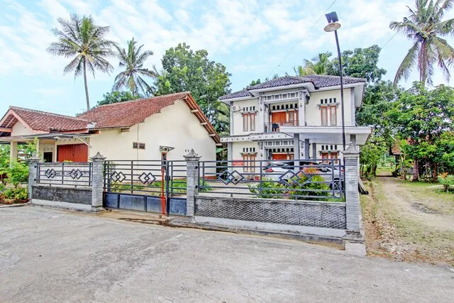 OYO 92418 Daffalvin Homestay Syariah