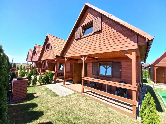 Holiday houses "HOLIDAY"