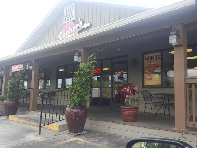 Topher's Burgers & Biscuits - Broadway Drive