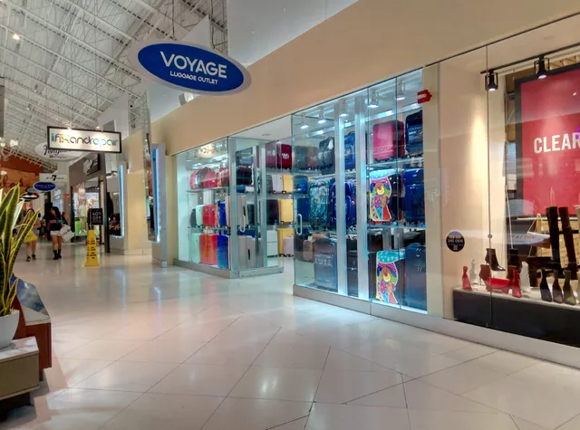 Voyage Luggage Outlet - Dolphin Mall